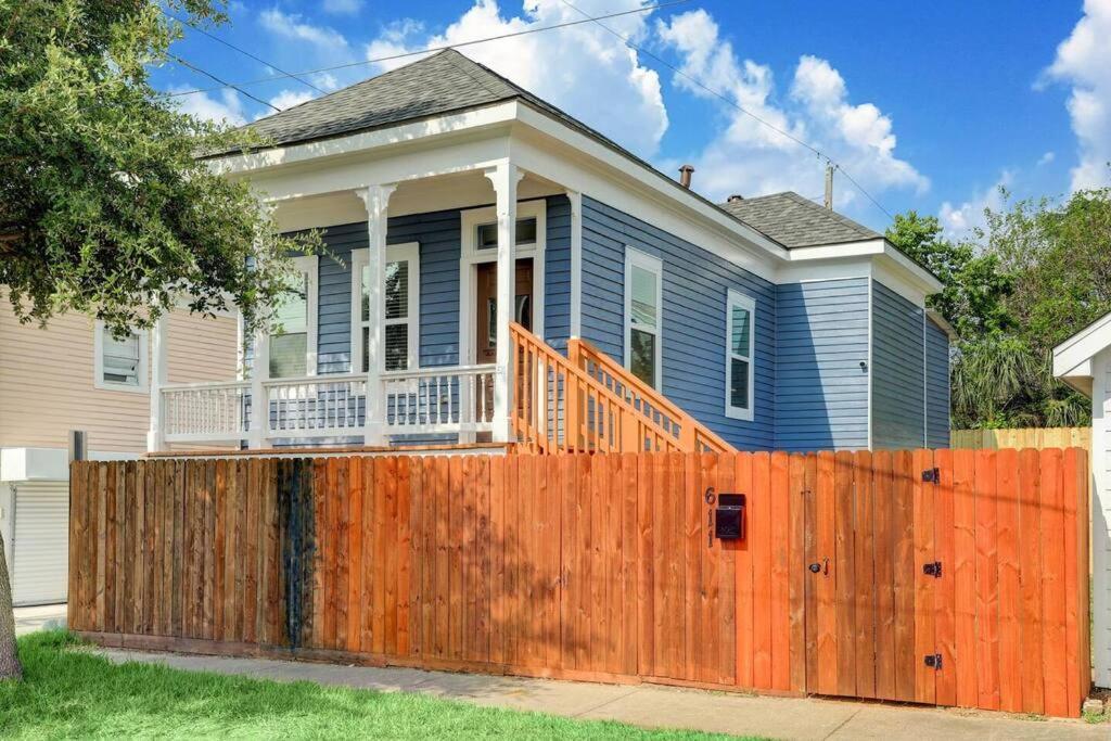 Renovated Beach Bungalow! Galveston Exteriér fotografie