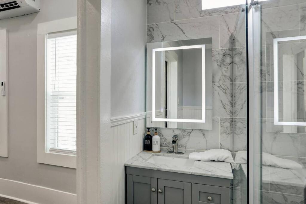 Renovated Beach Bungalow! Galveston Exteriér fotografie